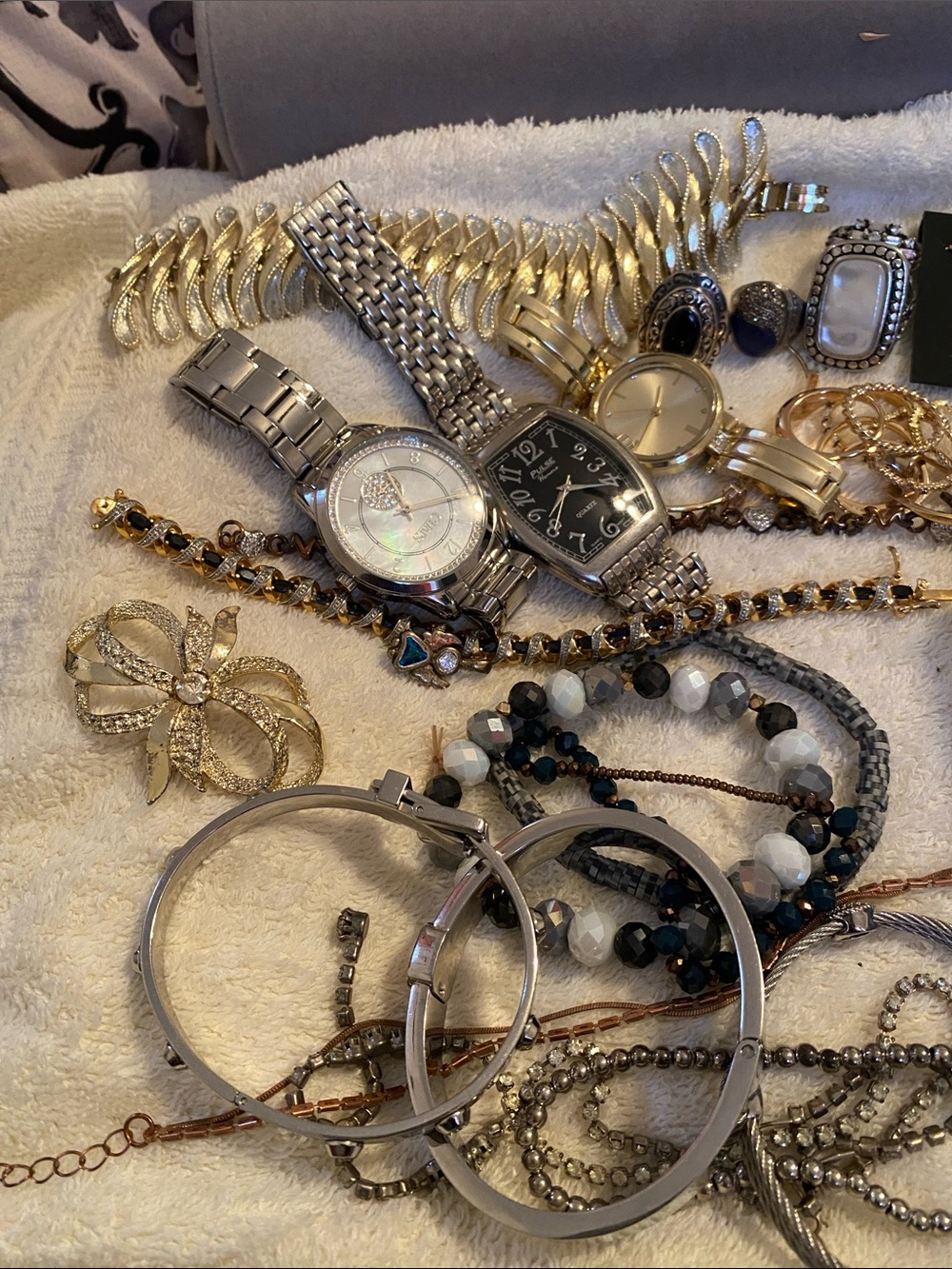 Assorted Gold and Silver Women’s Jewelry Set - Mixed Colors - Picture 2 of 4